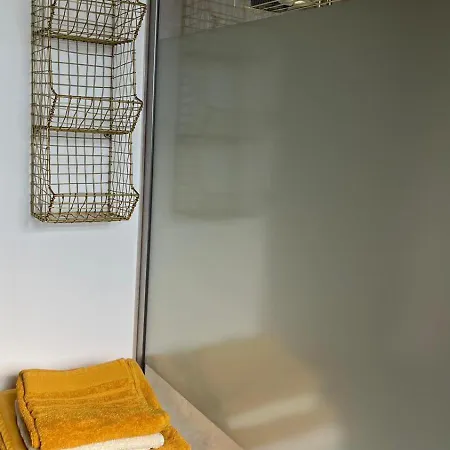 Le Relais De Victor Et Son Garage A Velos Nyaraló